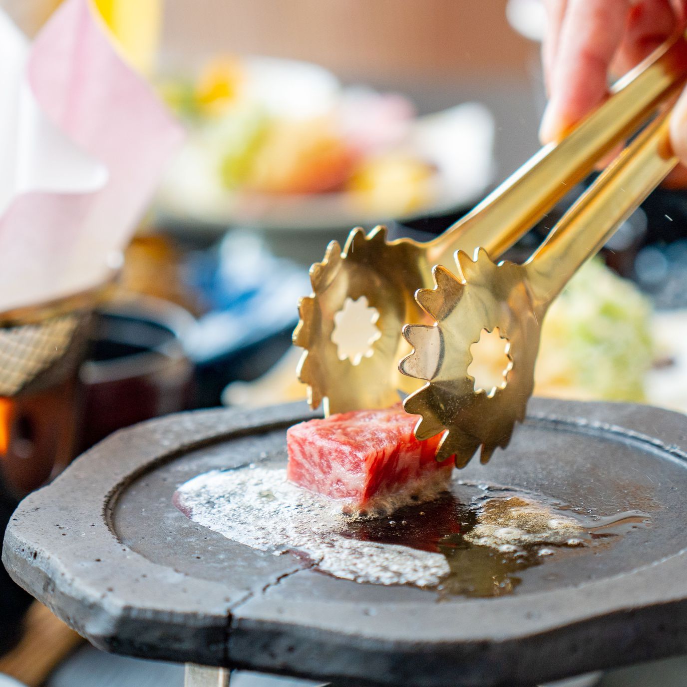 和牛はお客様自身でお好みの焼き具合で