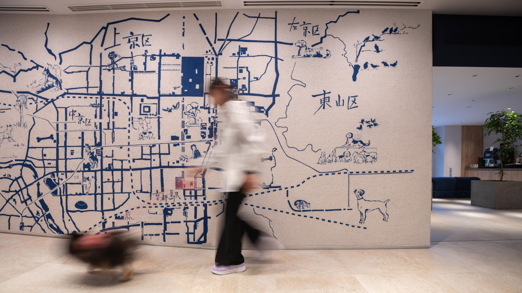 わんちゃんと京都の街並みをモチーフとしたアート