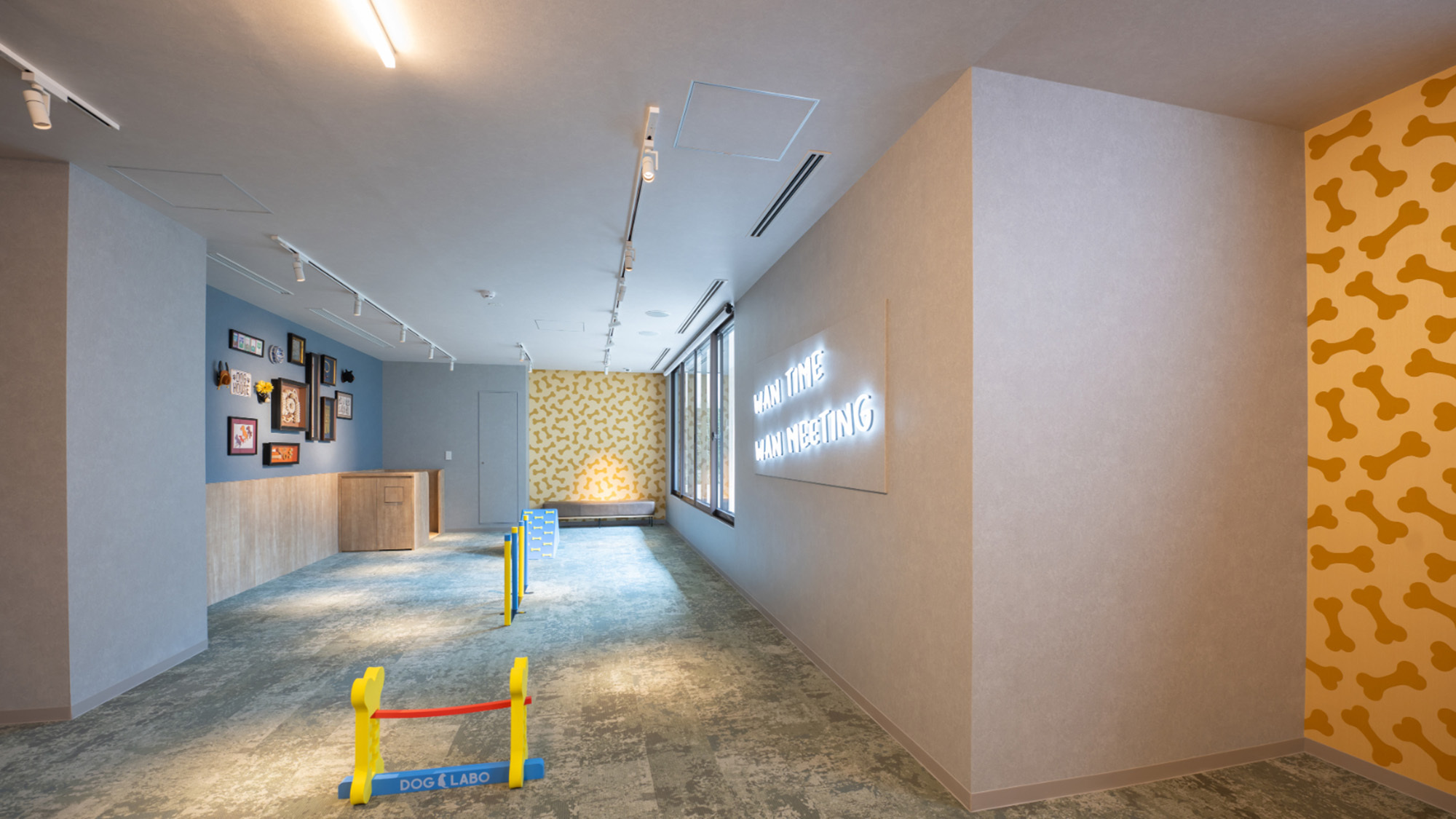 脚に優しいクッションフロア採用。