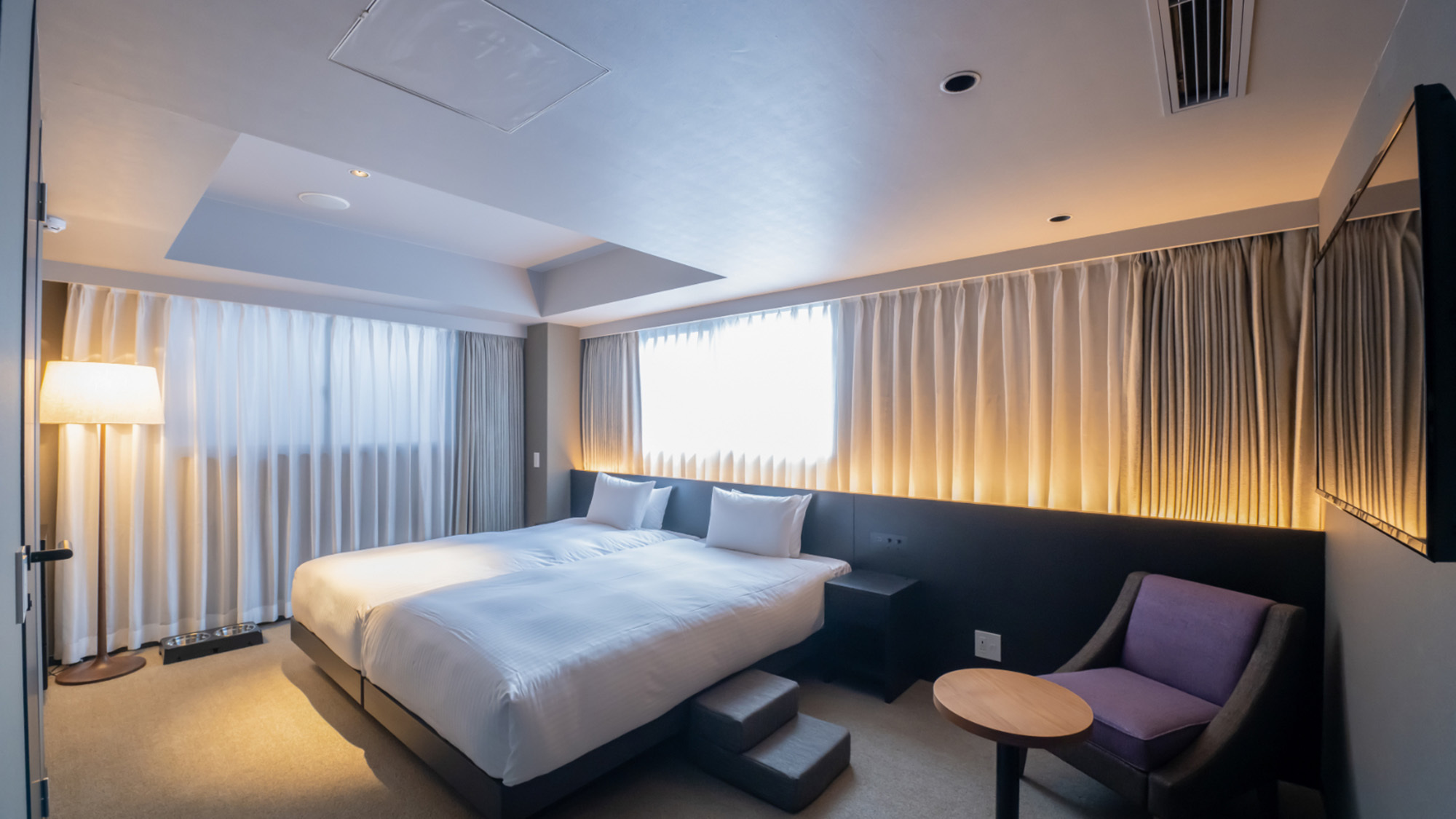 Bow-Wow デラックスツイン【27-28m²;】ベッドサイズ【110cm x 2台】