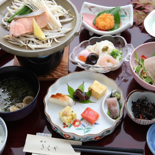 朝食の一例