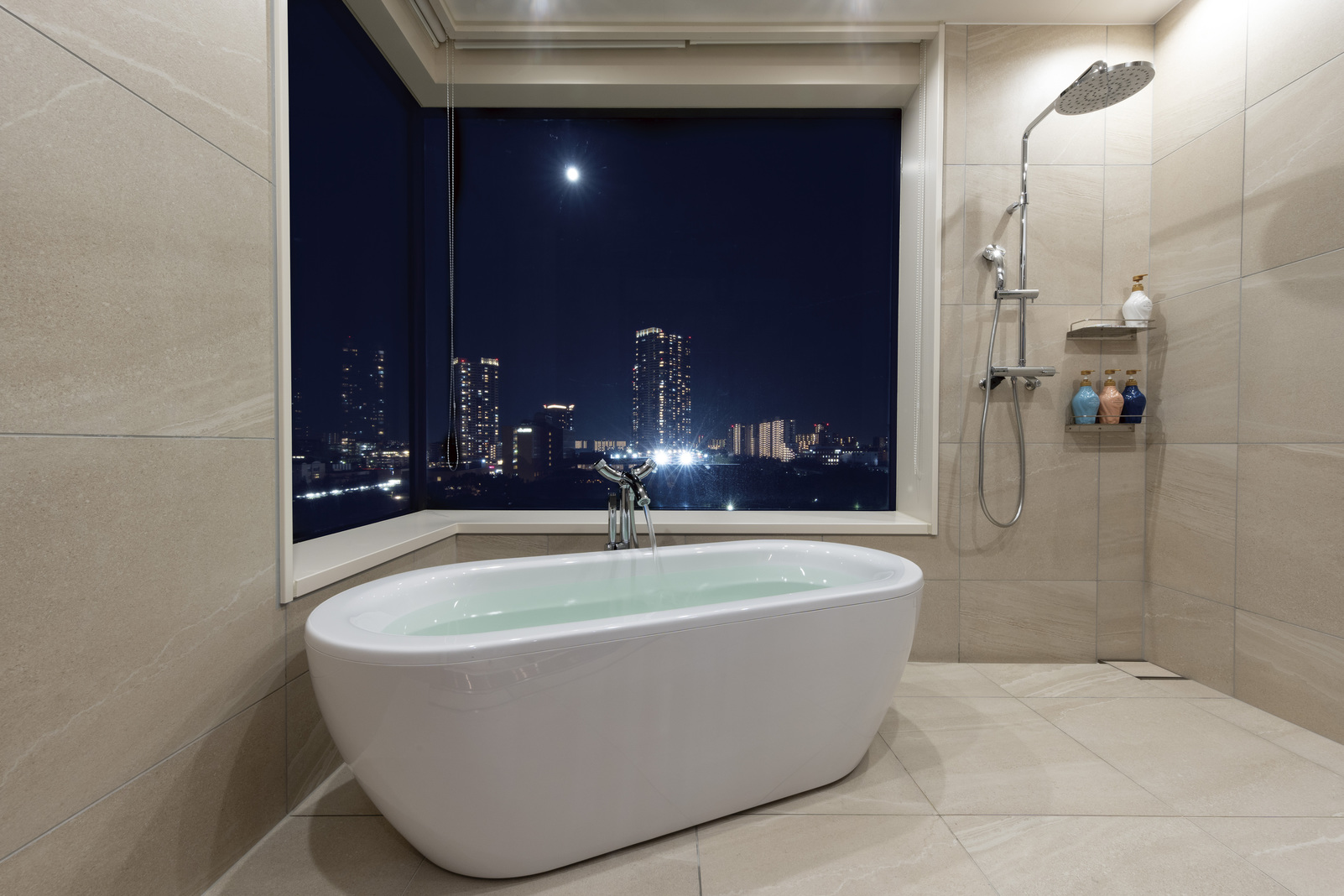 セミスイートダブル 当ホテルで1室しかないビューバス付きのお部屋です。贅沢な時間をお過ごしください。