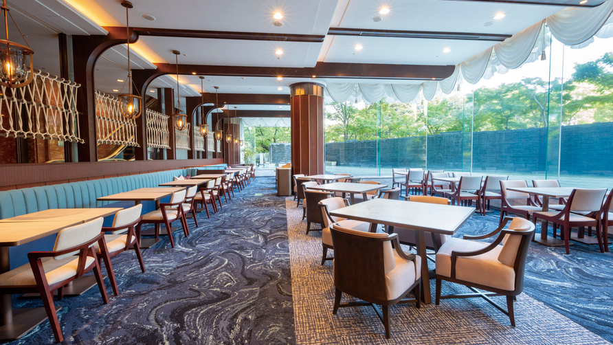 【ラウンジ】船をイメージした洗練された空間。癒しの時間をお楽しみください。