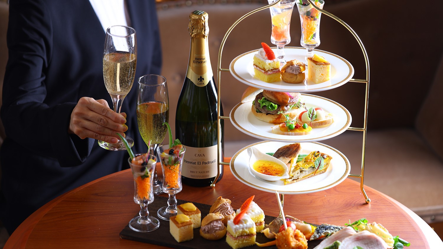 活気あるライブキッチンでの料理や日本の四季に合わせて世界各国の料理をアレンジ ※画像はイメージです