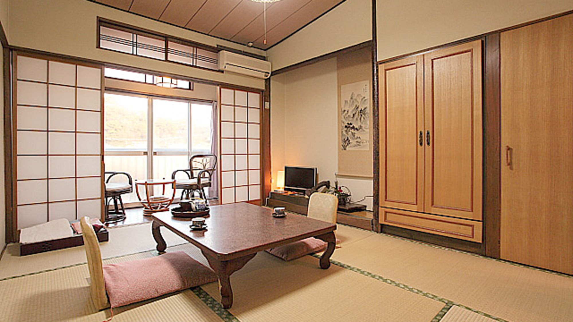 Shironoi The 3-star Shironoi offers comfort and convenience whether youre on business or holiday in Kumamoto. The property features a wide range of facilities to make your stay a pleasant experience. Take adv