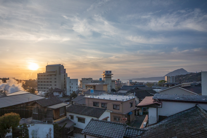 朝陽晴れの日、客室201からご覧いただけます