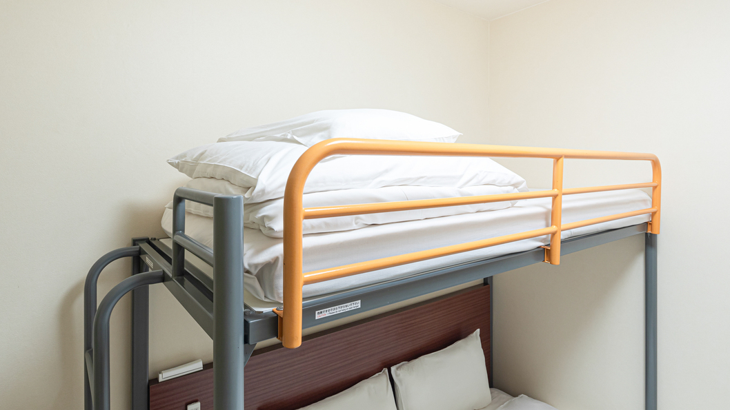 【ダブルルーム＋ロフトベッド】ロフト利用イメージ