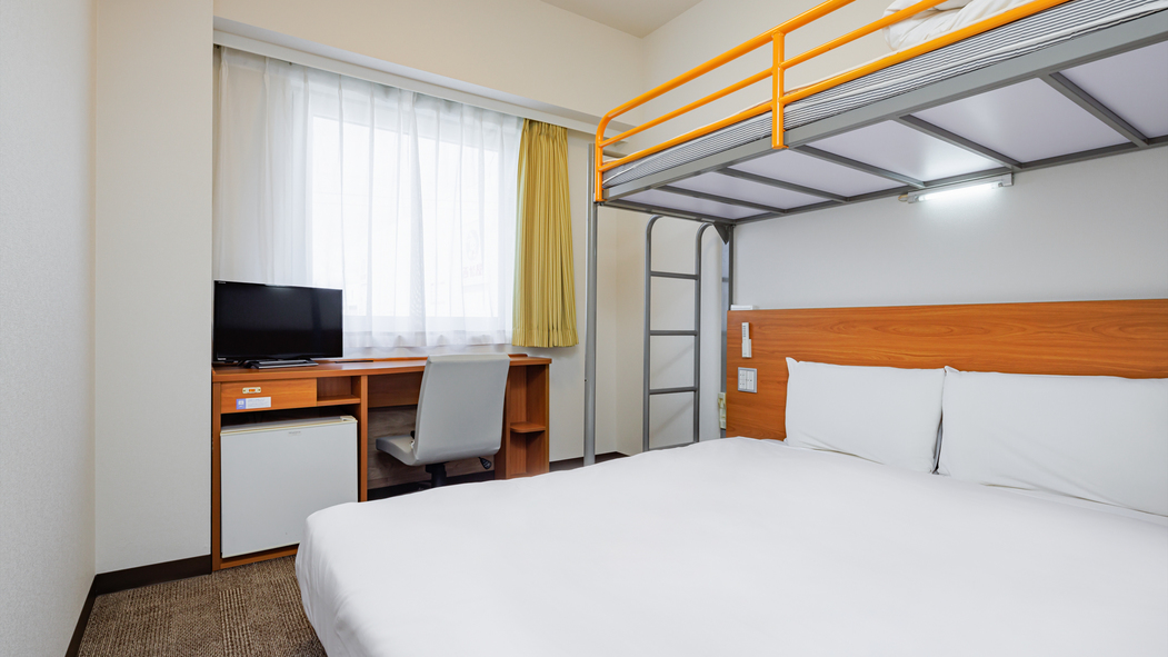 【2ベッド】ダブル+ロフトベッドベッド幅155ｃｍ×;1台+ベッド幅90ｃｍ×;1台広さ15平米