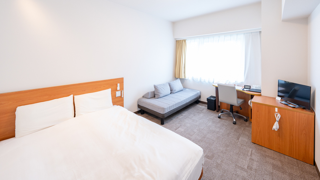 【1ベッド】ダブルルームプラスベッド幅155cm×;1台広さ17平米