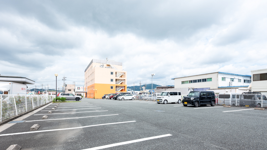 【敷地内駐車場】60台無料先着順大型車は必ず事前にお問い合わせください