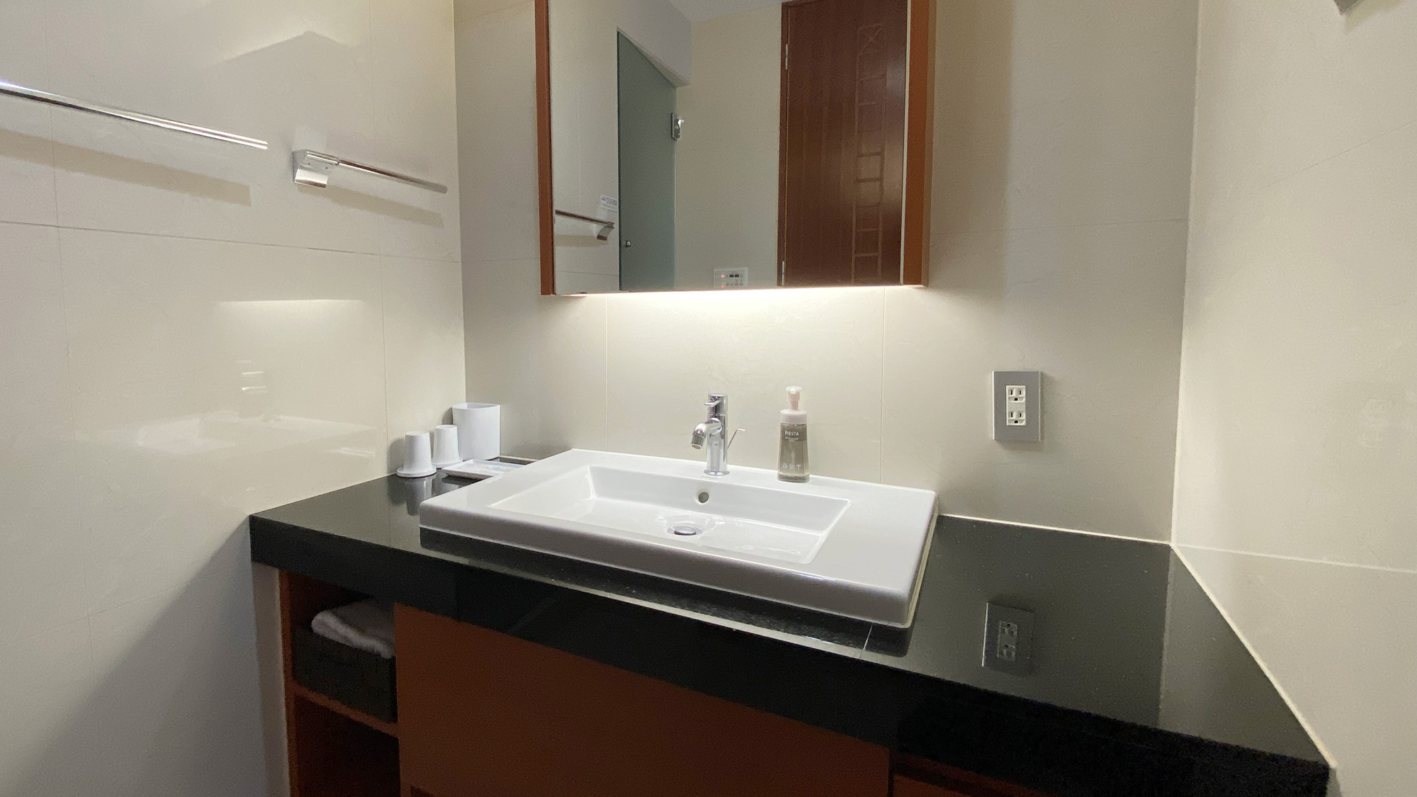 【コンフォートスイート】洗面台の一例