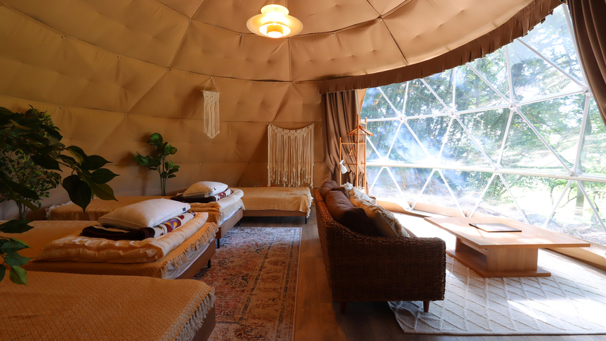 グランピングならではの贅沢さと自然の魅力をゆっくり楽しんでください