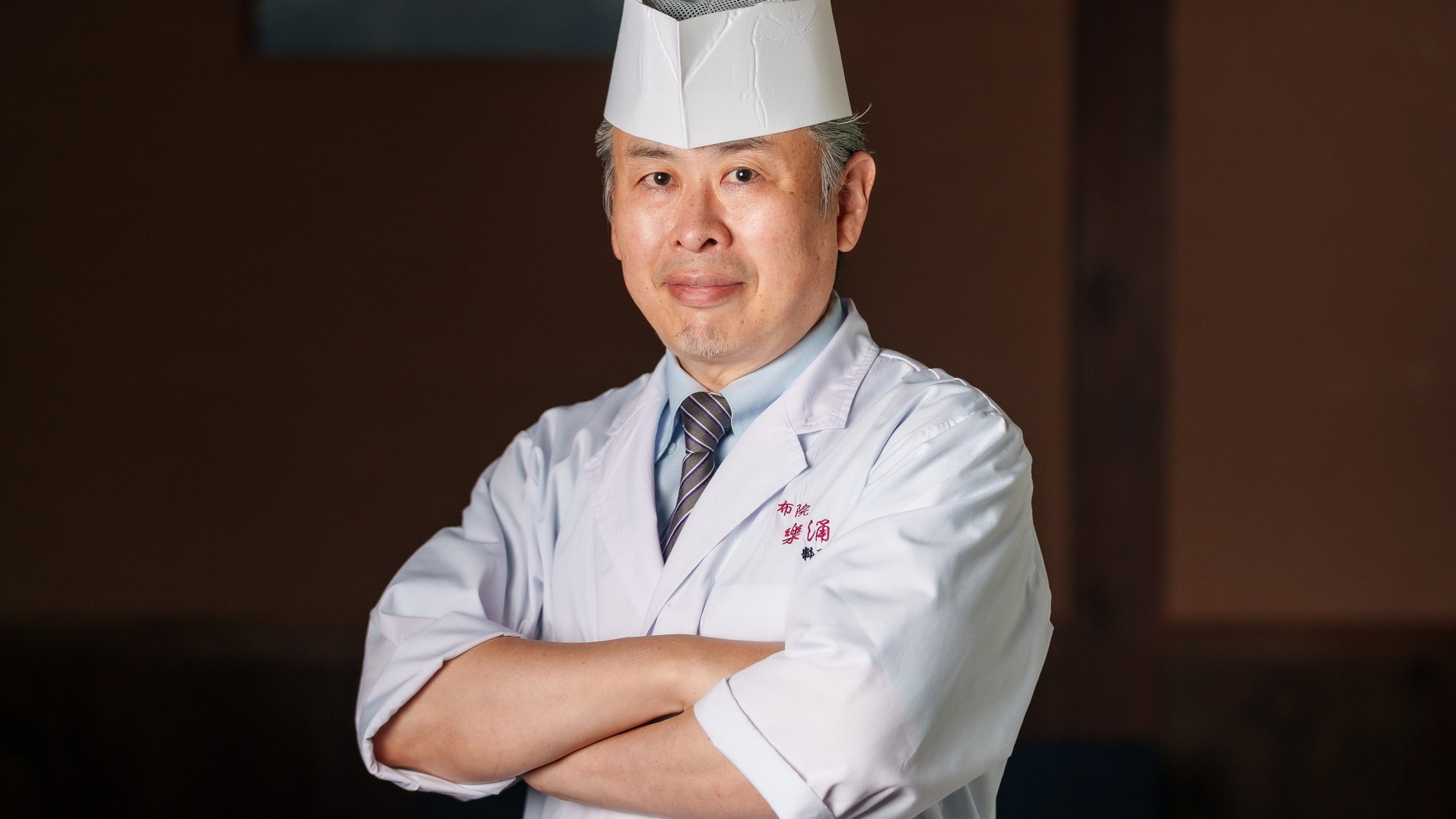 料理長／四季を感じさせる地の食材を取り入れたお料理を一品一品、心を込めてお造りしております