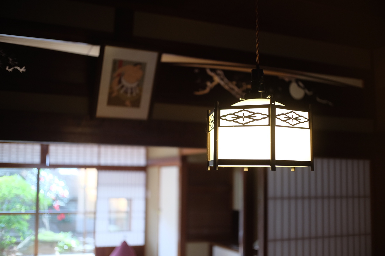 母屋客室「栃木山」大正期からの照明器具