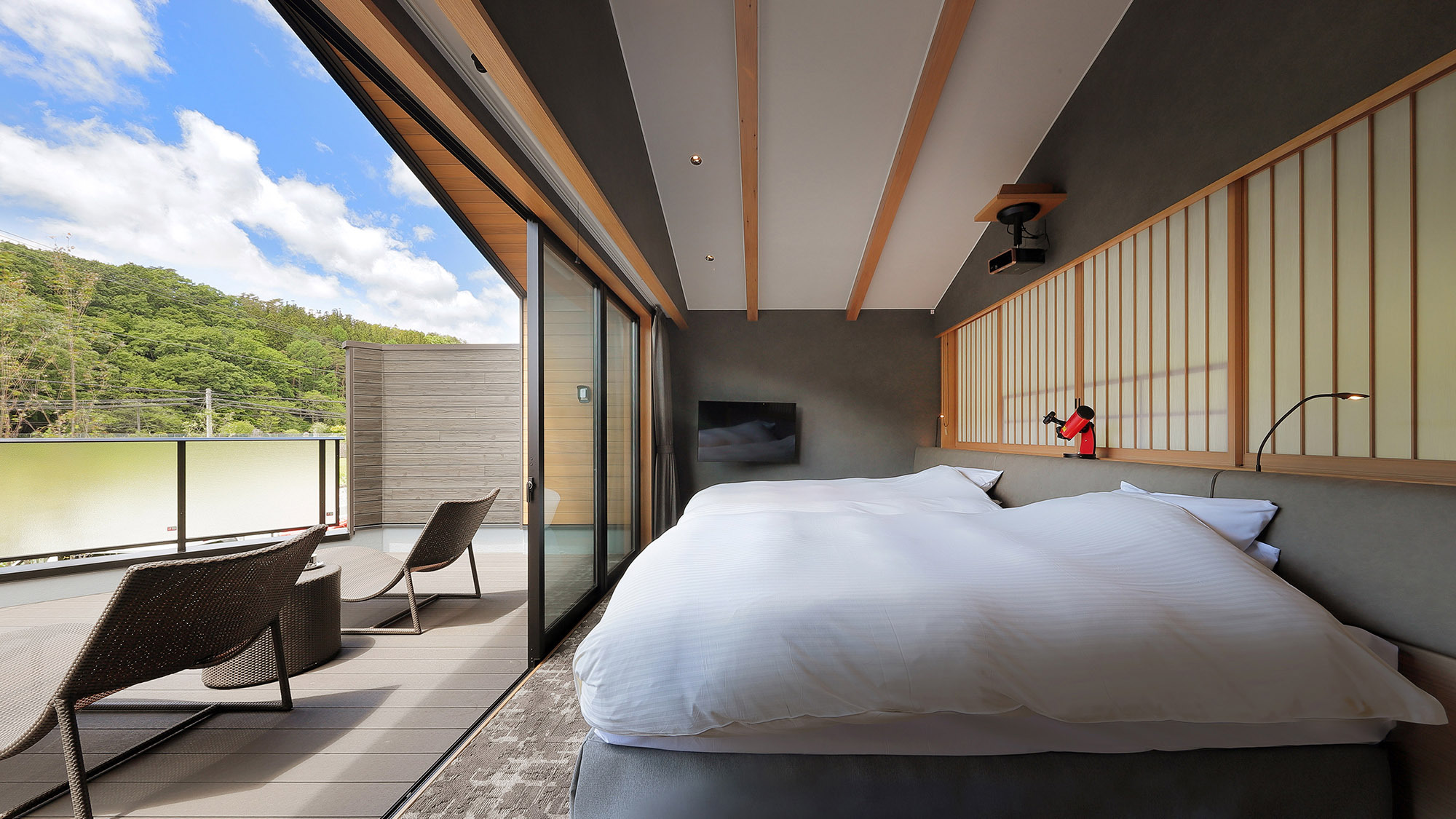 露天風呂付プレミアムヴィラ：ベッドルーム