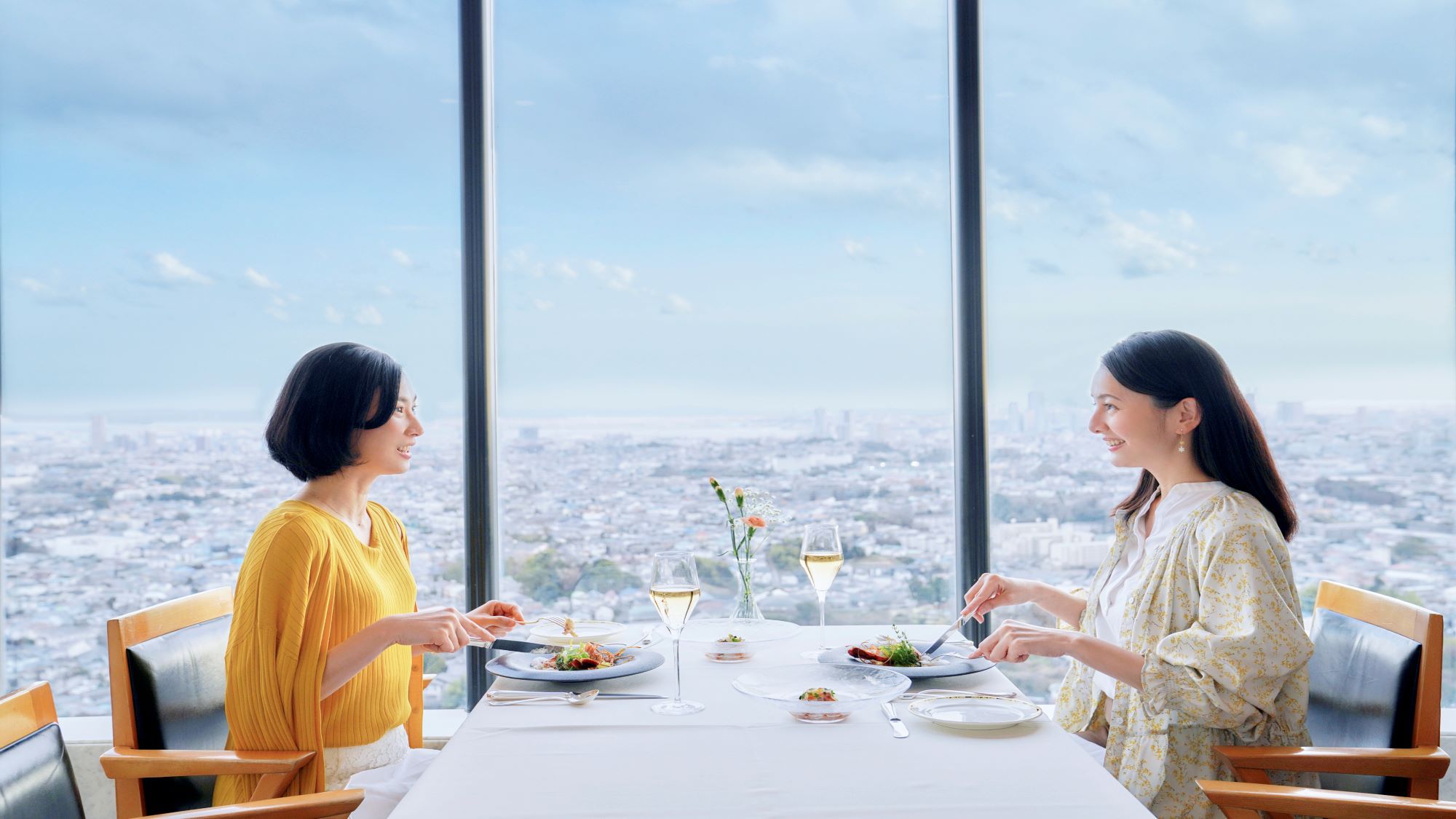 トップ オブ ヨコハマダイニング昼の景色