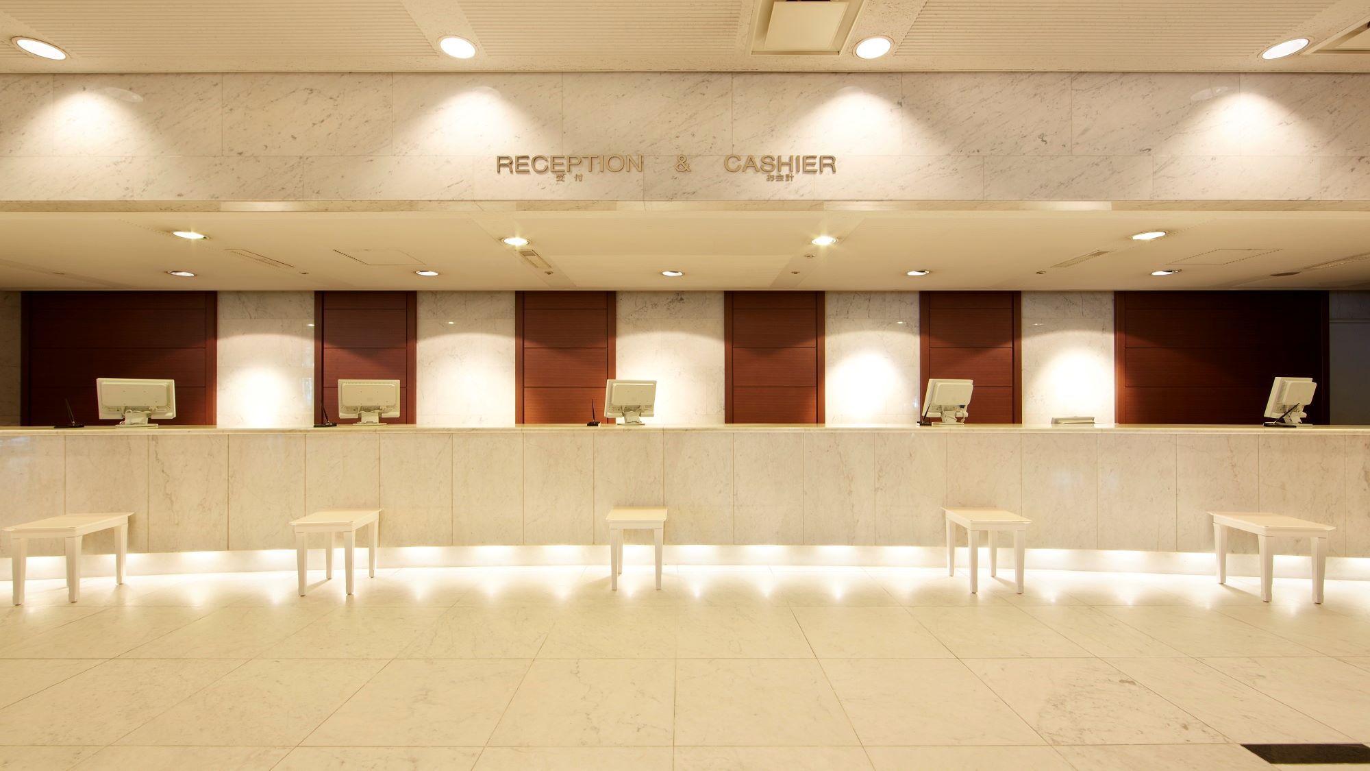 フロントデスク