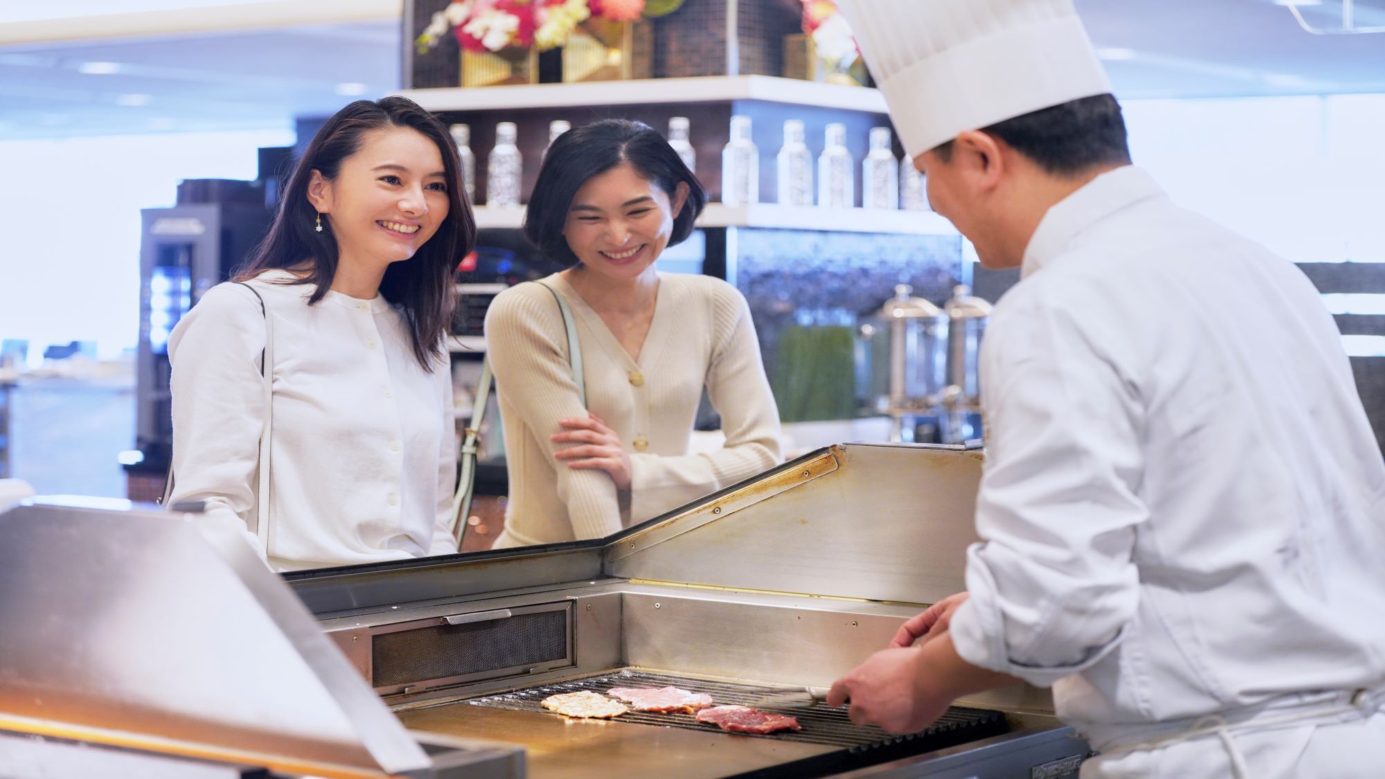 ライブキッチンのモーニングステーキで一日の活力アップ！