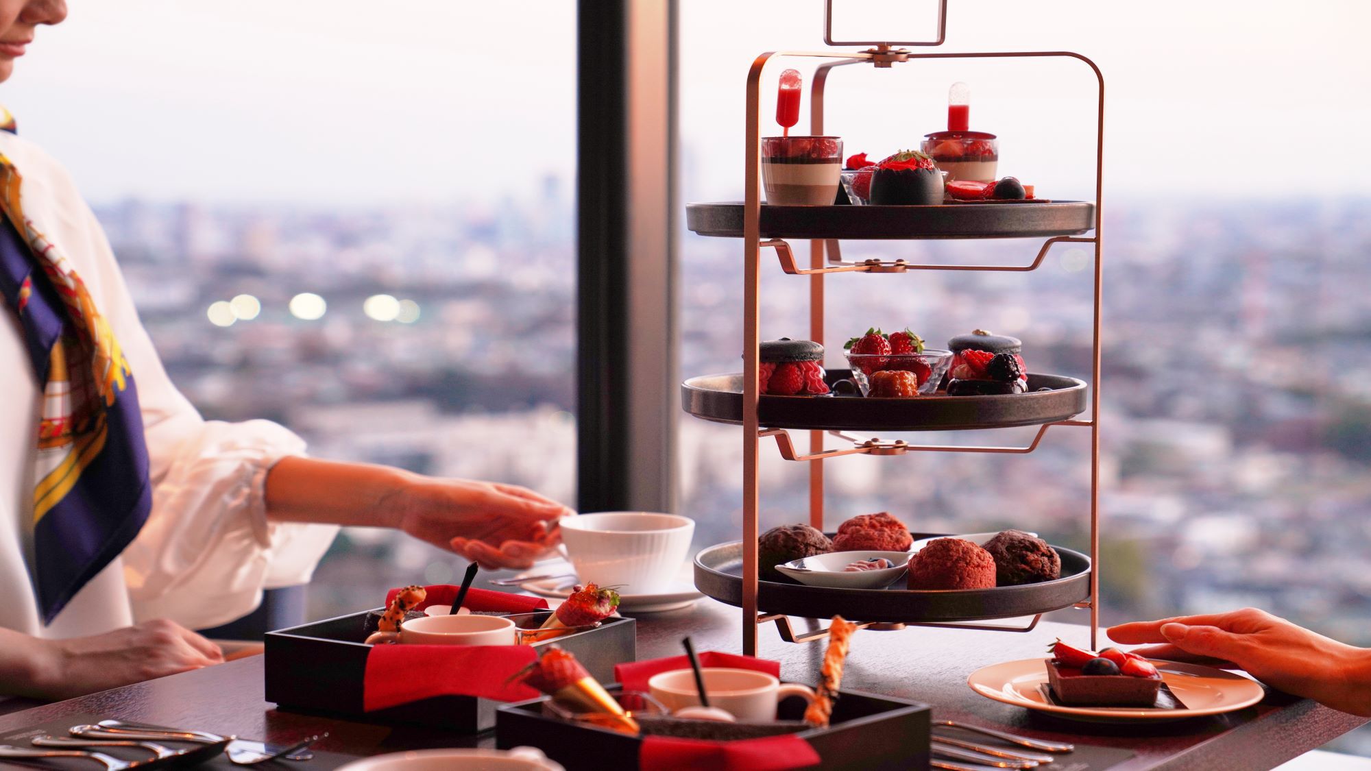 トップ オブ ヨコハマバーラウンジアフタヌーンティー(イメージ)