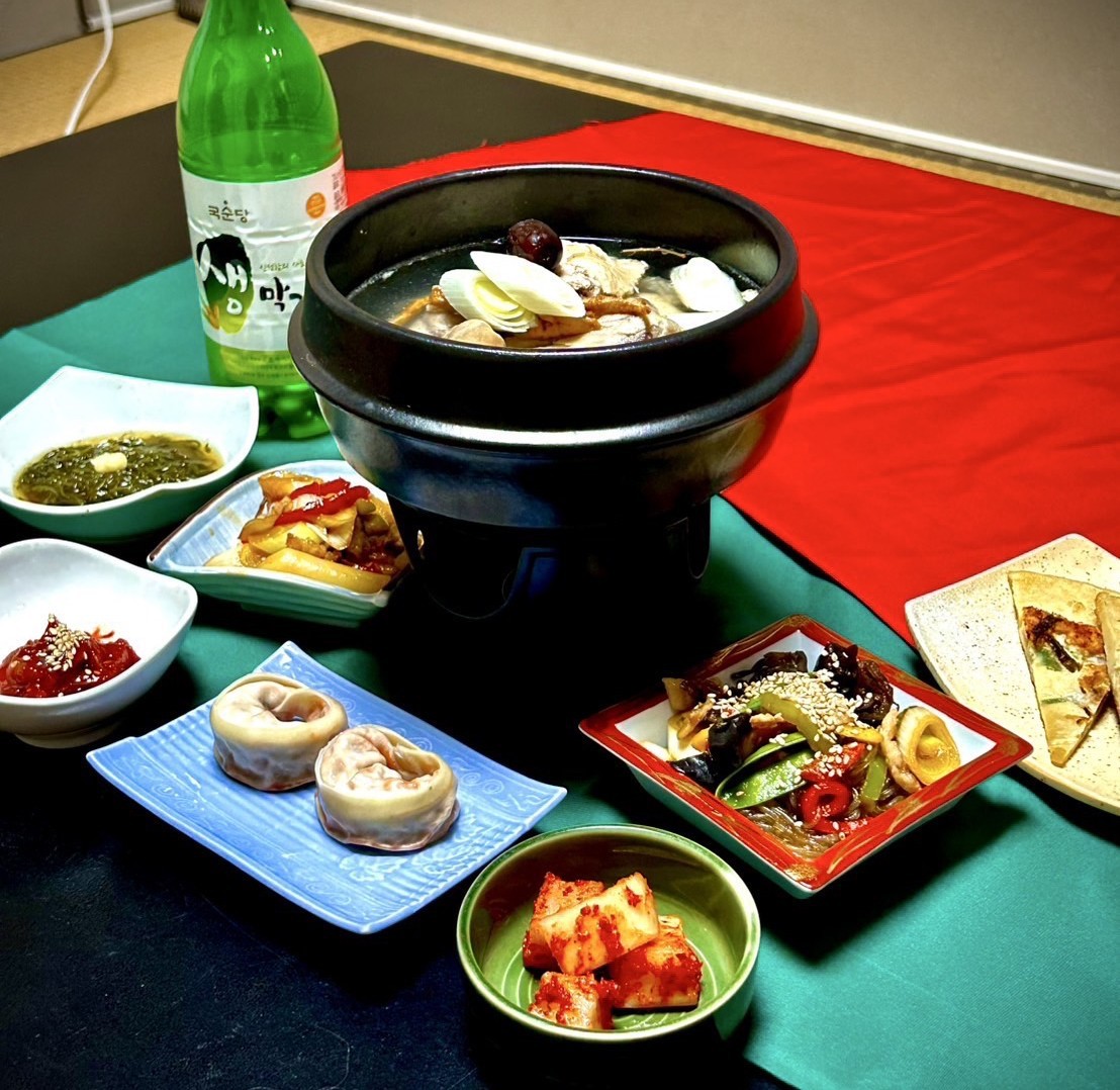 韓国料理：全体斜め