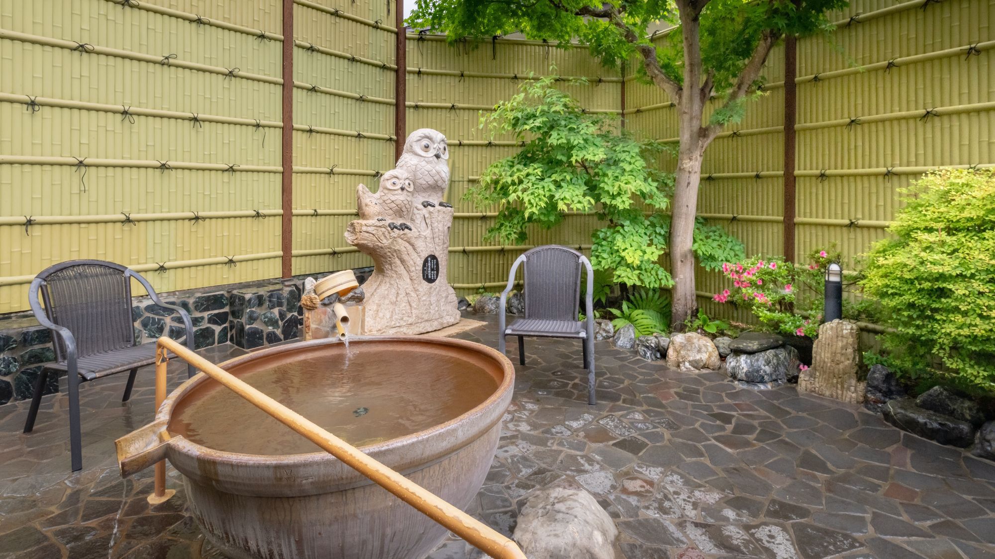 【混浴露天風呂「壮健の湯」】趣きある湯西川の情景をお楽しみいただけます。