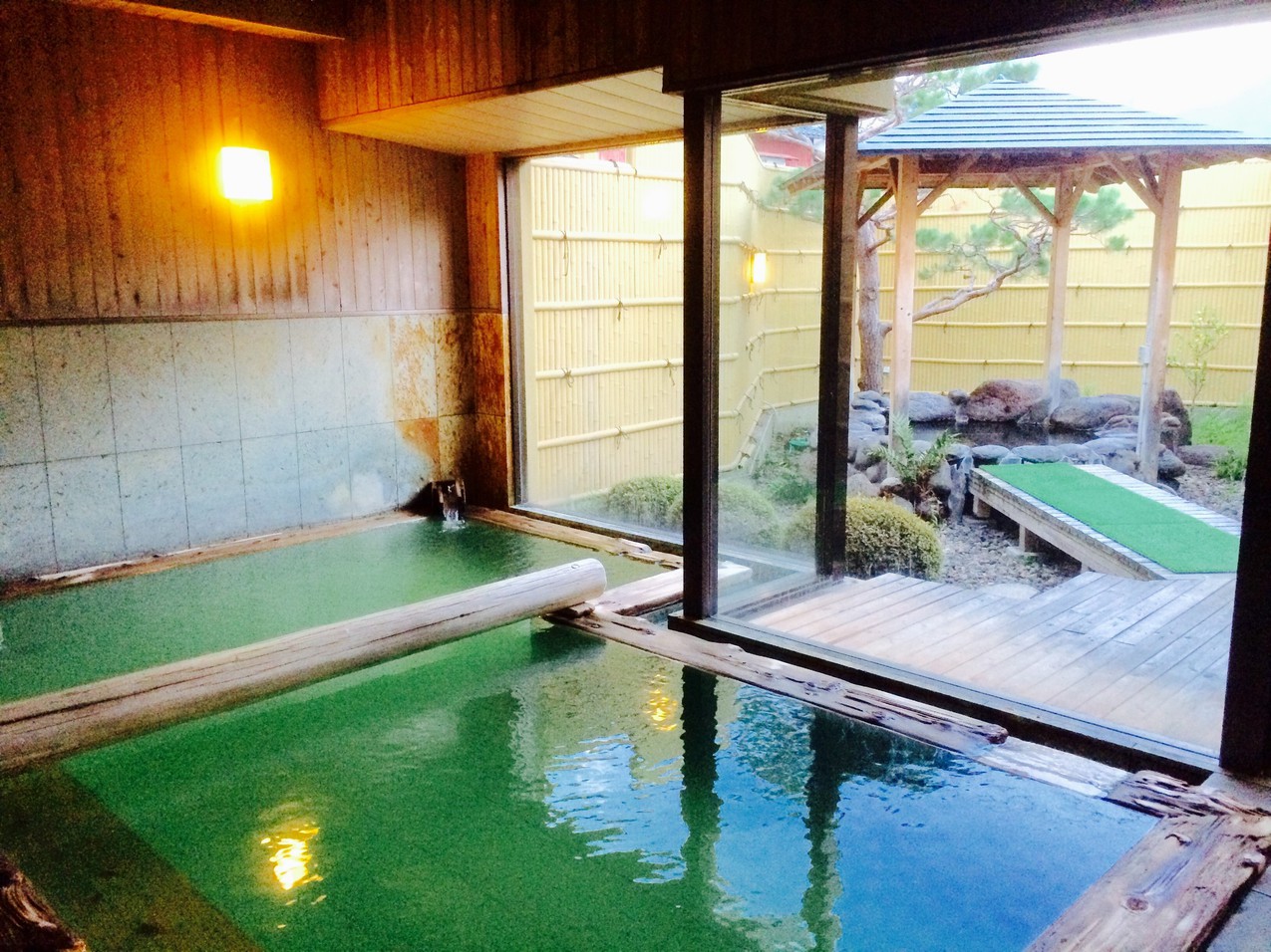 Tokurakamiyamada Onsen Yu no Yado Fukujuso Tokurakamiyamada Onsen Yu no Yado Fukujuso is perfectly located for both business and leisure guests in Nagano. Featuring a satisfying list of amenities, guests will find their stay at the property a 