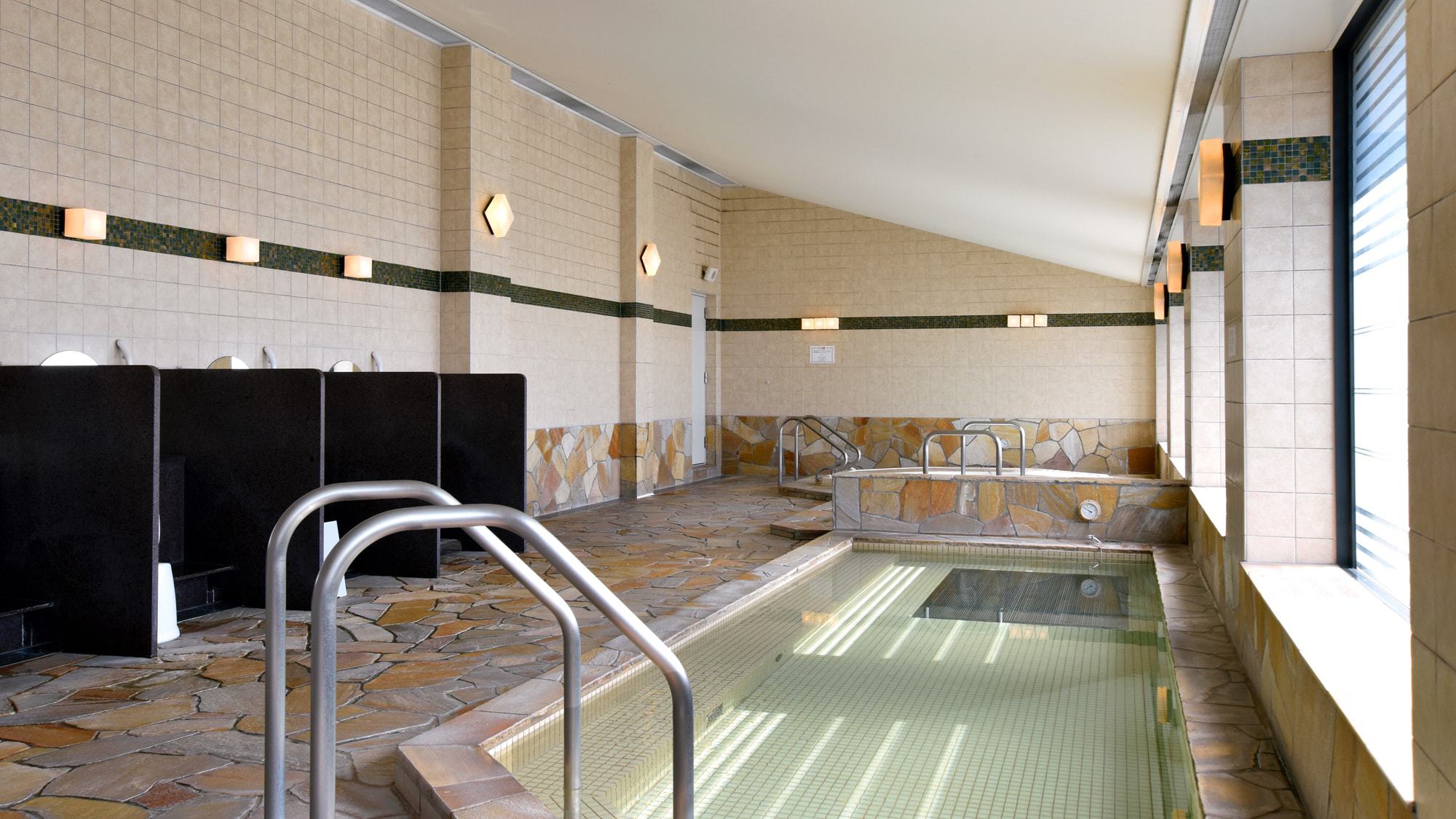 【スパ・スカイビュー】ホテル最上階の温浴施設