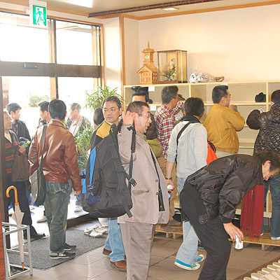 目的は「かに料理」。私ども「湧昇」にもご覧のように・・・