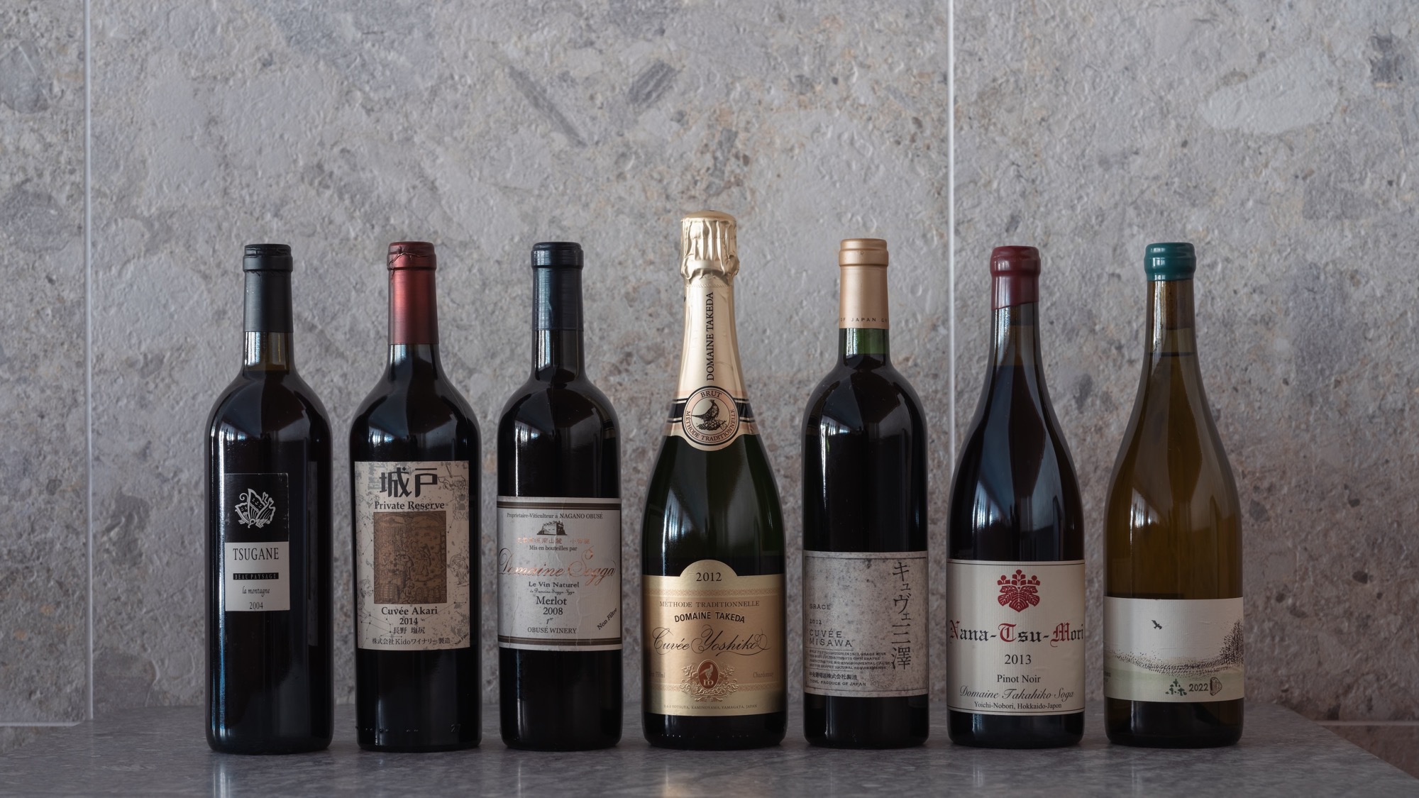 日本ワインの品揃えも豊富