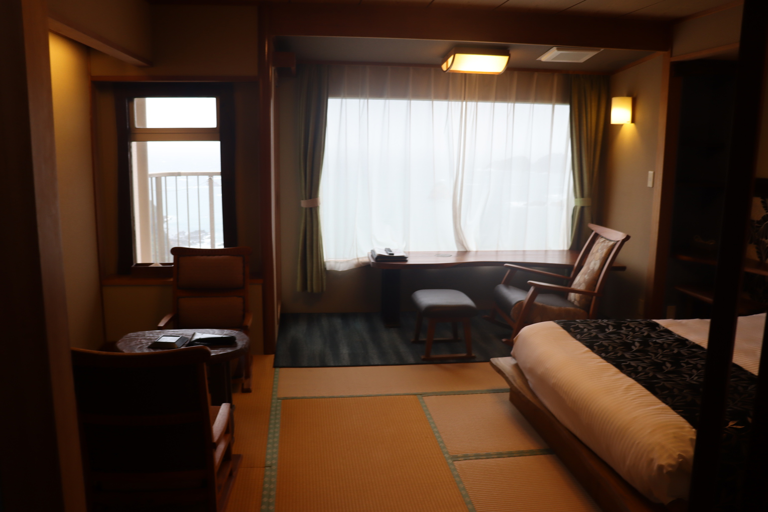 【海側】和室10畳（ダブル）