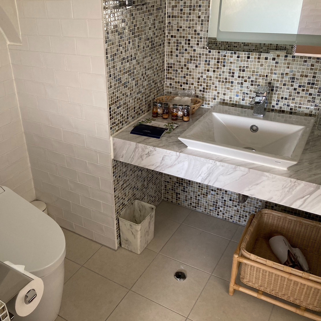 【須崎御用邸側】和室8畳＋ツイン