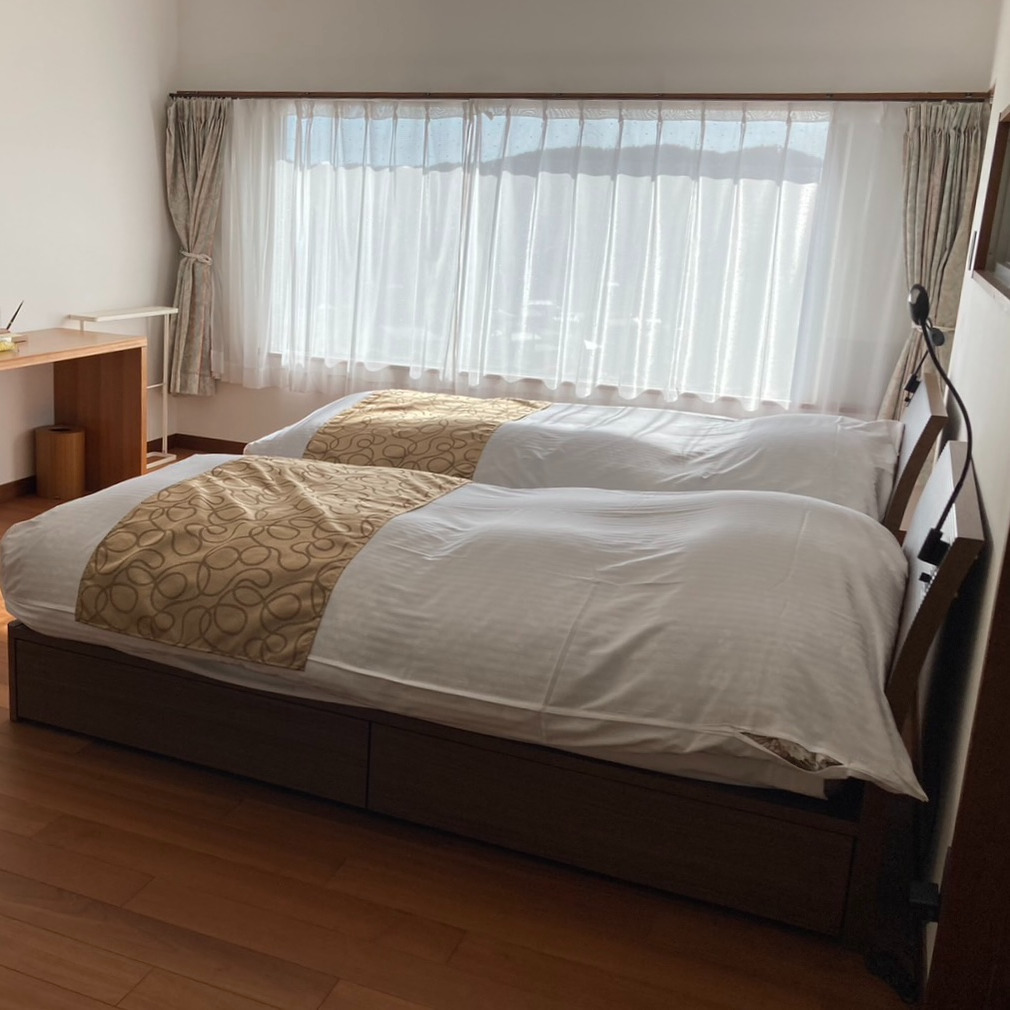 【須崎御用邸側】和室8畳＋ツイン