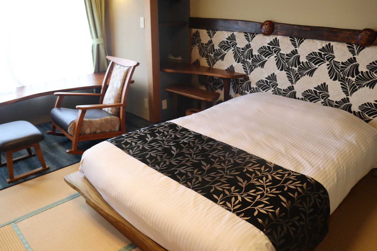 【海側】和室10畳（ダブル）