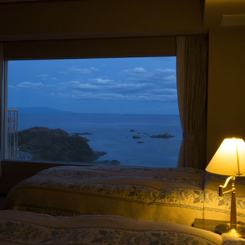 SEMI WESTERN STYLE ROOM 10 tatami + sea side twin (Non Smoking)  (Corner) 