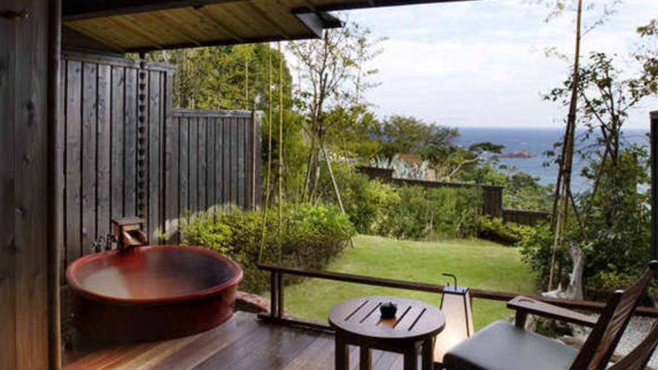 【海側】源泉掛け流し露天風呂付客室＜陶器＞（庭園付）