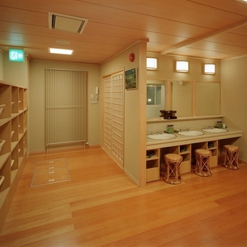 大浴場脱衣場（聚楽の湯）