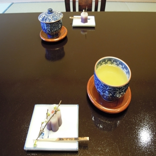 芋羊羹とお茶