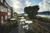 yOϑ7OzBedBreakfast - Ht