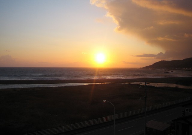 ホテルから見える夕日