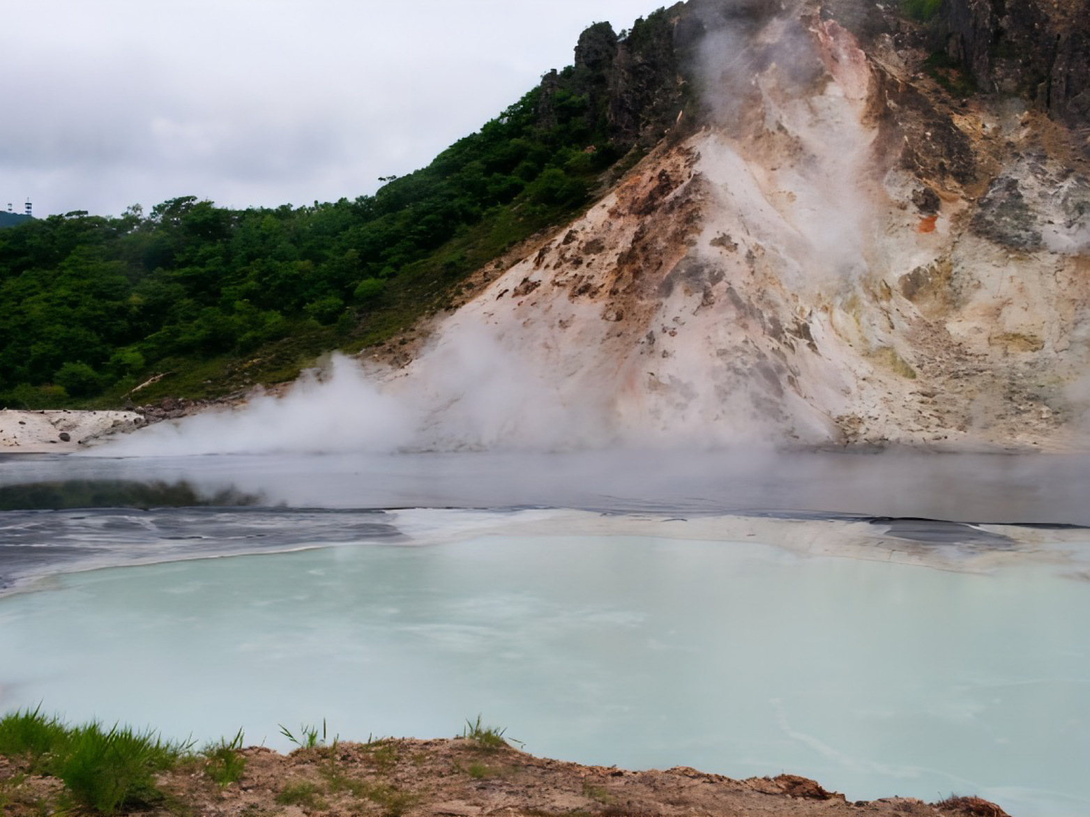 ［登別温泉］9つの種類の泉質が湧くという世界的にも珍しい温泉地！「温泉のデパート」と呼ばれています。