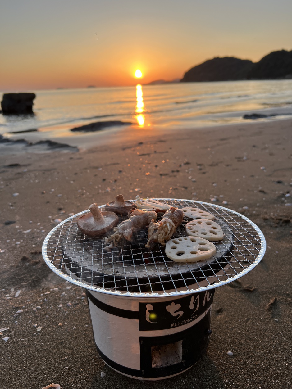 前の浜でBBQ