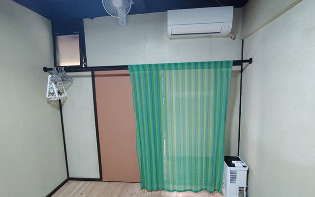 2人〜4人部屋：出入口