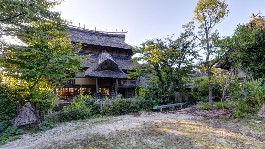*【離れ（健部の郷の宮処）】古代の宮殿をイメージした高床式の建物。特別な休日にぜひご利用下さい。