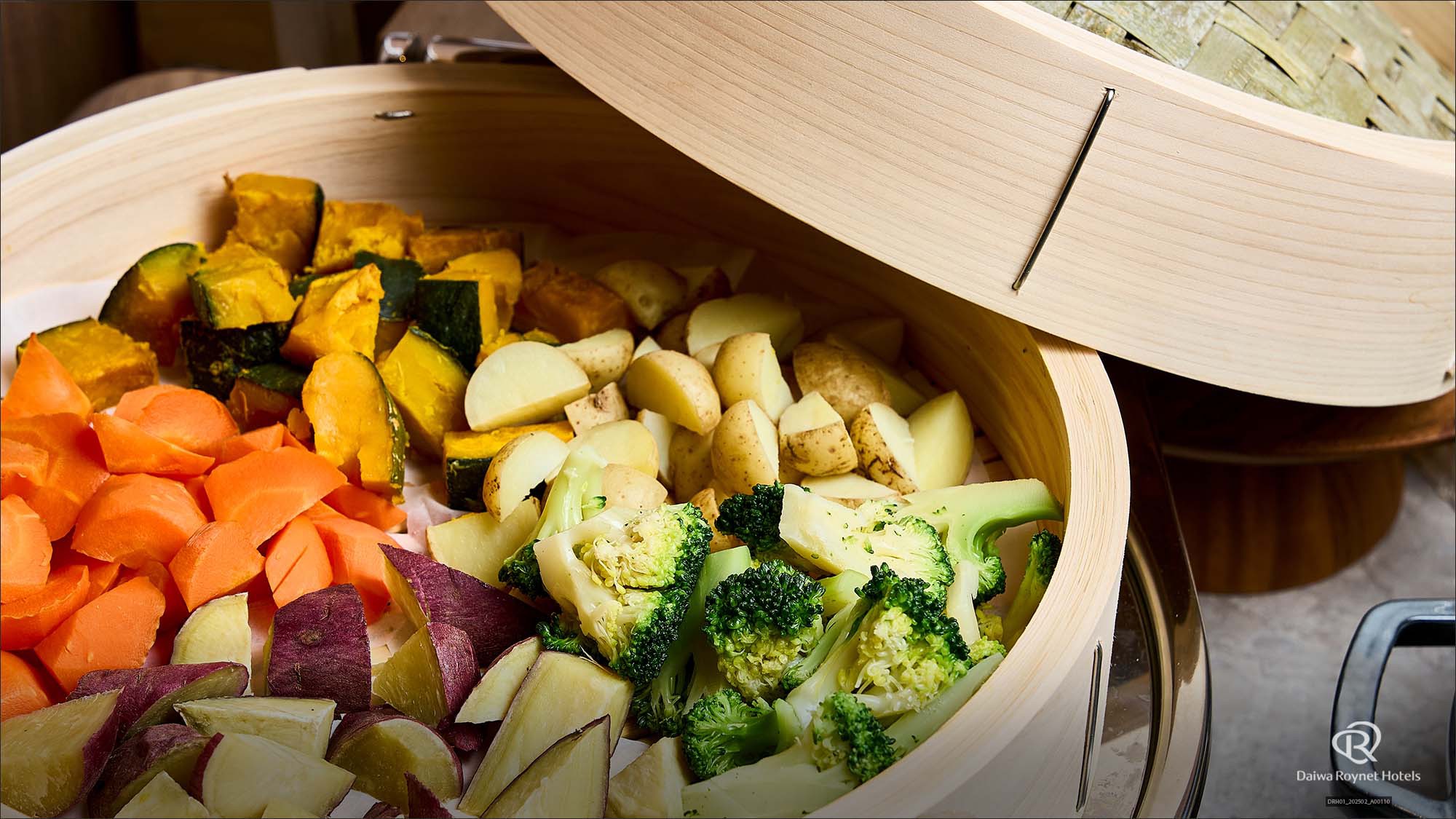 和洋朝食ビュッフェ（バーニャカウダご提供イメージ）