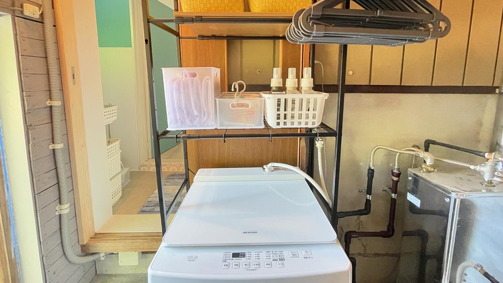 ・【洗濯機】洗濯機、ハンガーや洗剤もご用意しています。水着やタオルなど使ったらすぐにお洗濯できます