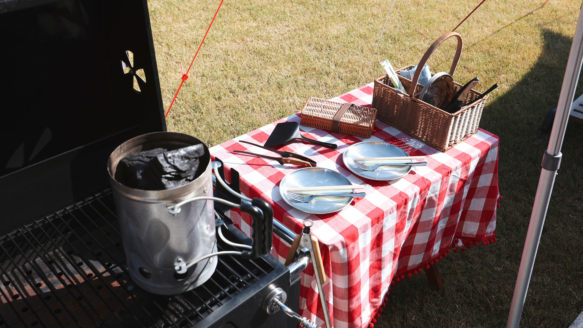 ・【BBQ】備品や資材以外、人数分の食器も用意しております。