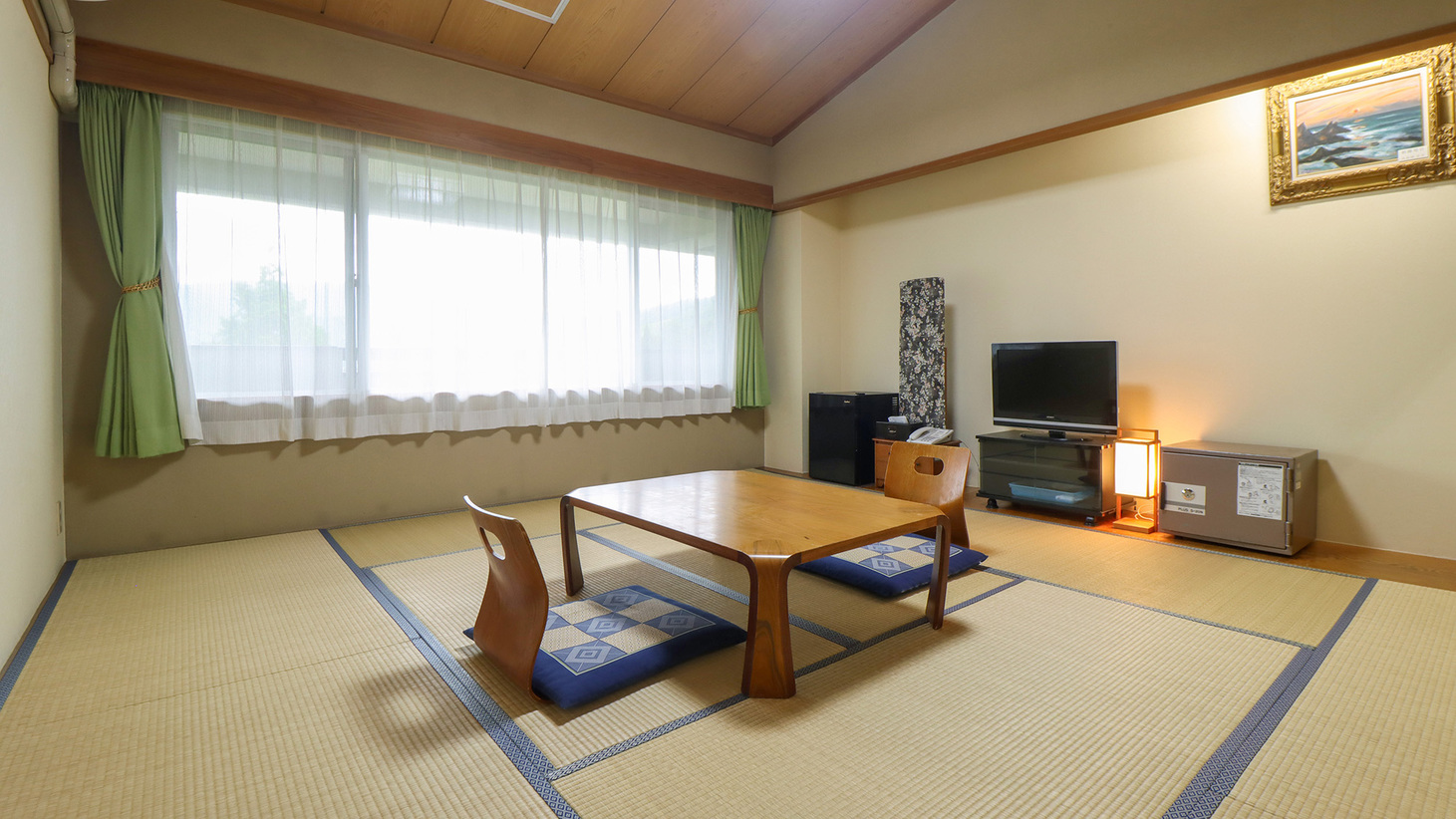 #おまかせ和室家族でもゆったりくつろげる10畳の和室です