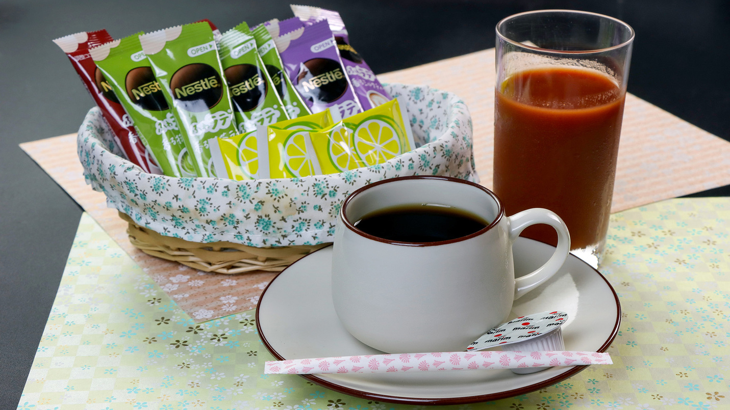 #朝食朝食にはお好きなコーヒーと野菜ジュースがついてきます