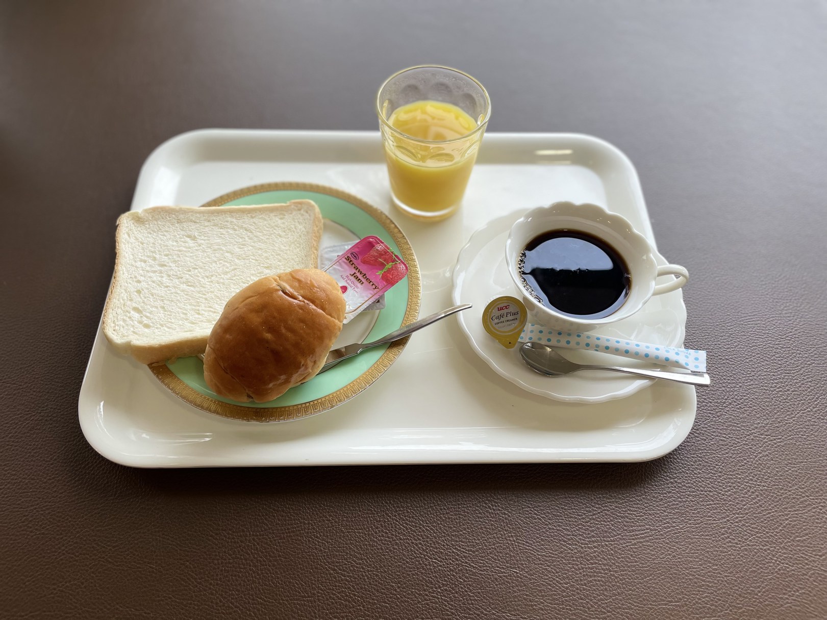 朝食無料パン・ドリンク