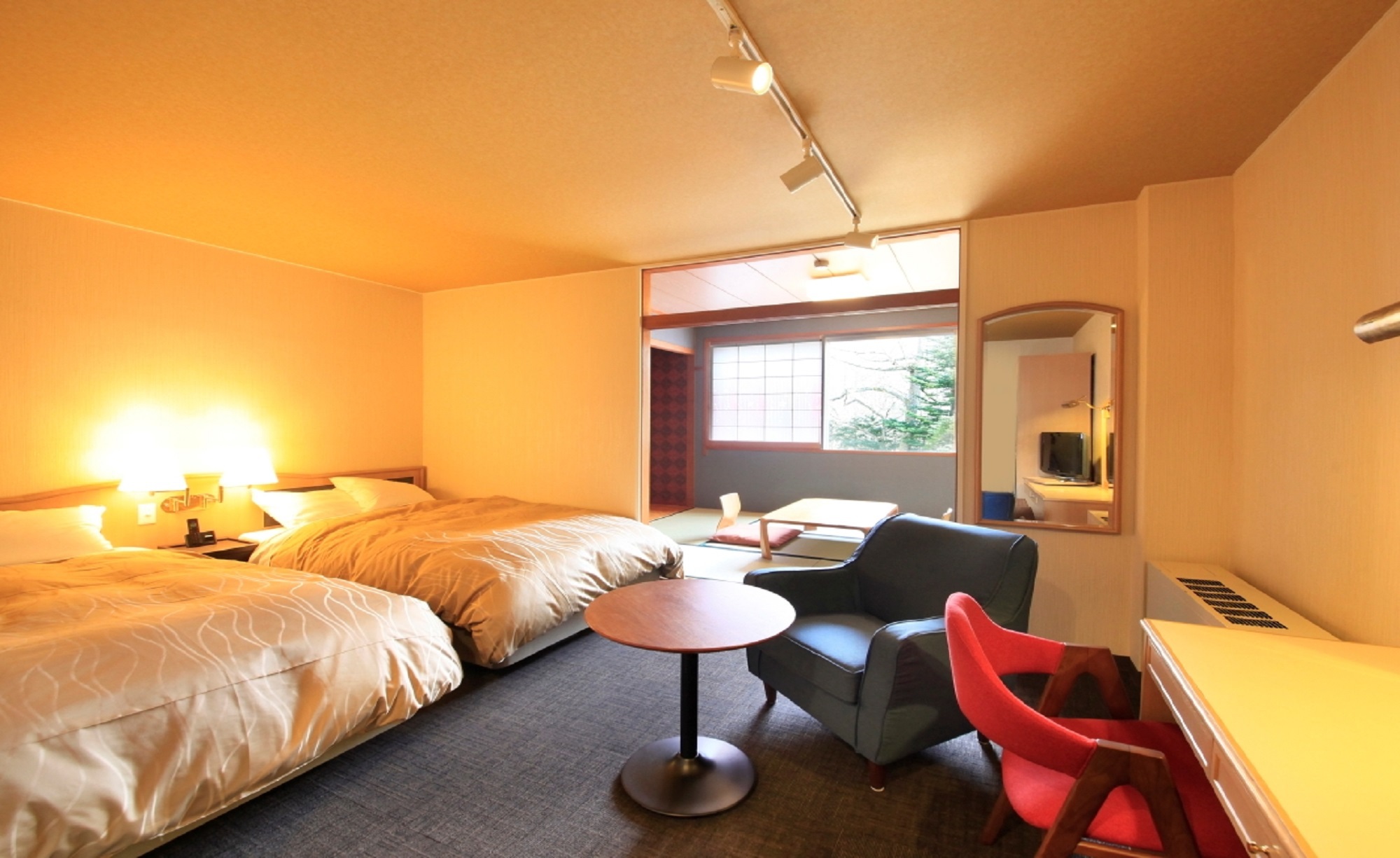 「和洋室」軽井沢では珍しい和洋室タイプのお部屋です。